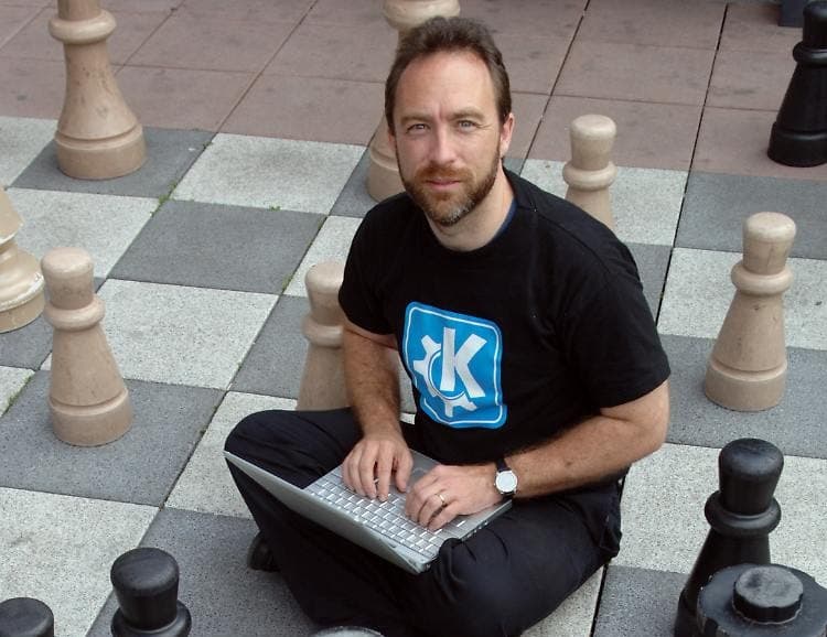 Jimmy Wales chơi cờ với con gái